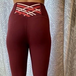 Fabletic cris cross legging size 4